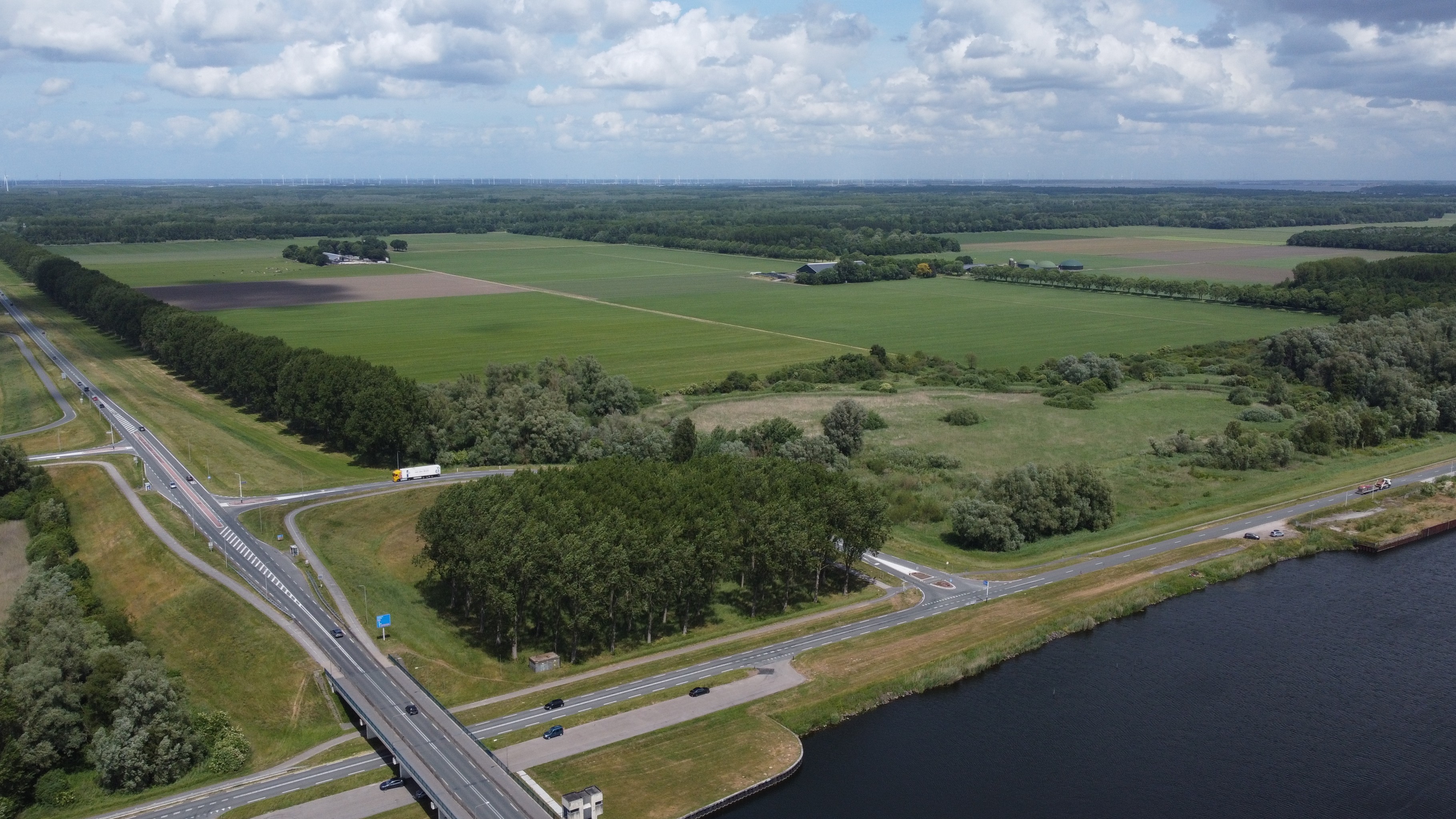 Foto: Defensie wil flink uitbreiden in de regio: nieuwe kazerne en meer vliegverkeer